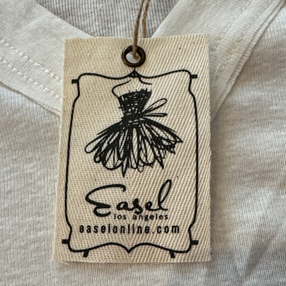 NWT! Easel Los Angeles Off White Short Sleeve Tshirt - Picture 2 of 9